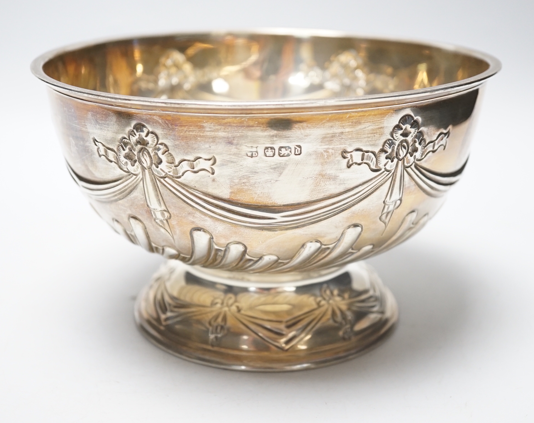 A late Victorian demi-fluted silver pedestal rose bowl, James Deakin & Sons Ltd, Sheffield, 1896, diameter 19.4cm, 10.6oz.